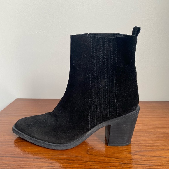 Suede Black Heel Boots with removable strap - Picture 10 of 16
